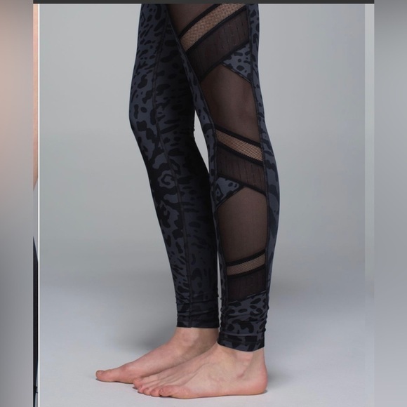 Lululemon Just Breathe Pant Animal Swirl Deep Coal Light /‎ Black leggings - Picture 1 of 13